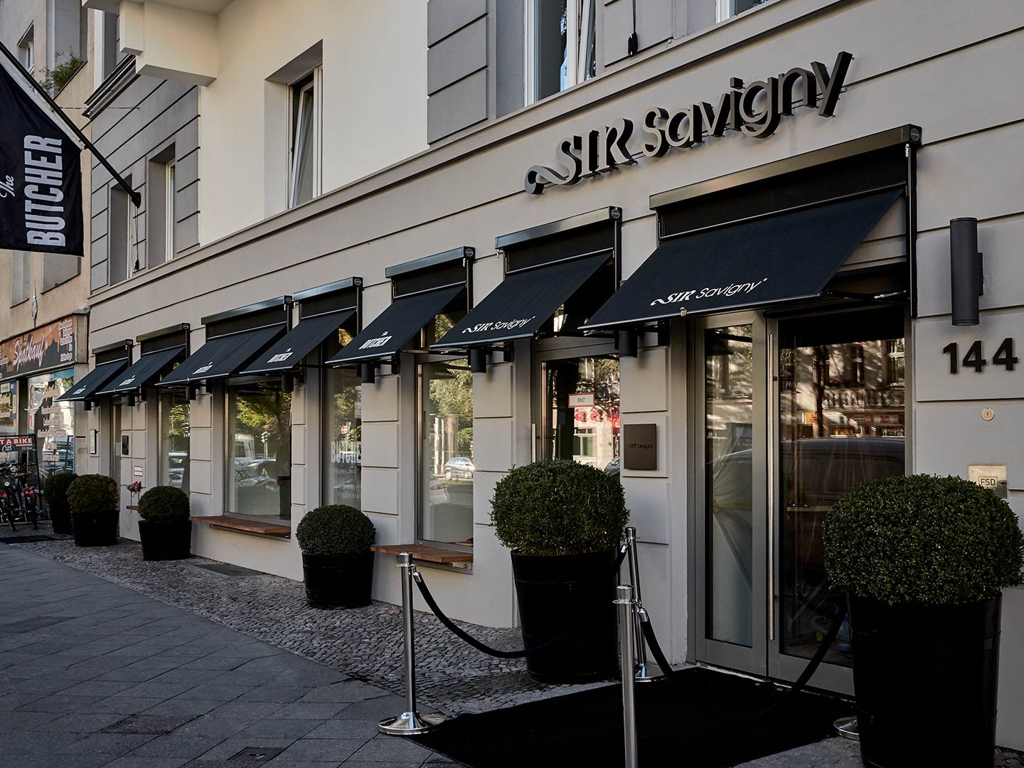 Sir Savigny Hotel