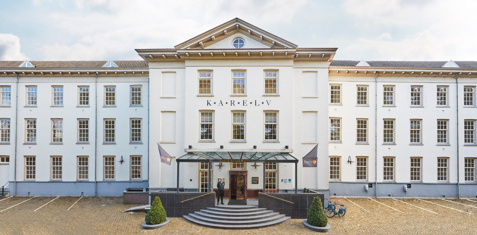 Grand Hotel Karel V Utrecht is a gay and lesbian friendly hotel in Utrecht.
