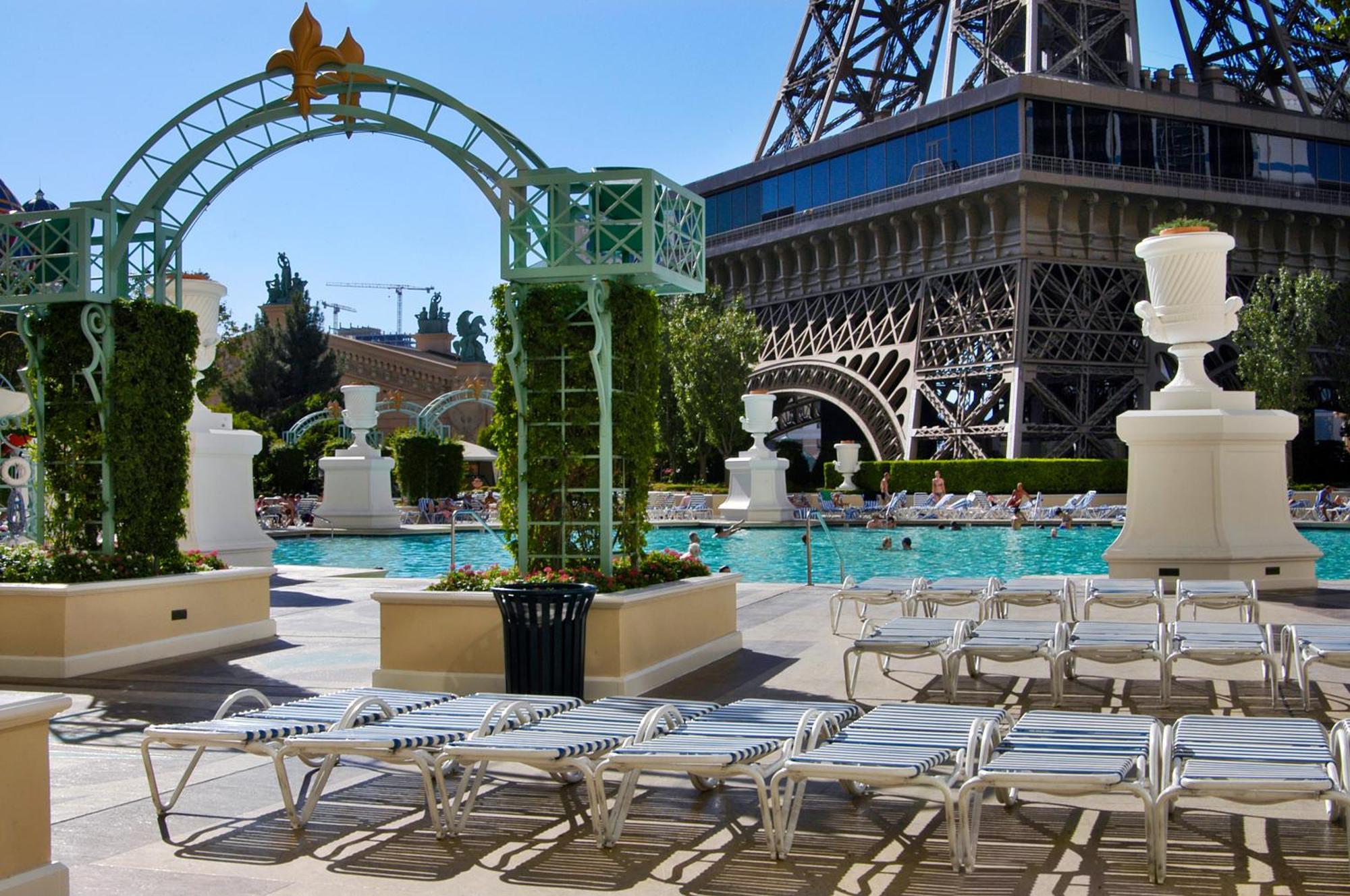 paris hotel las vegas inside rooms